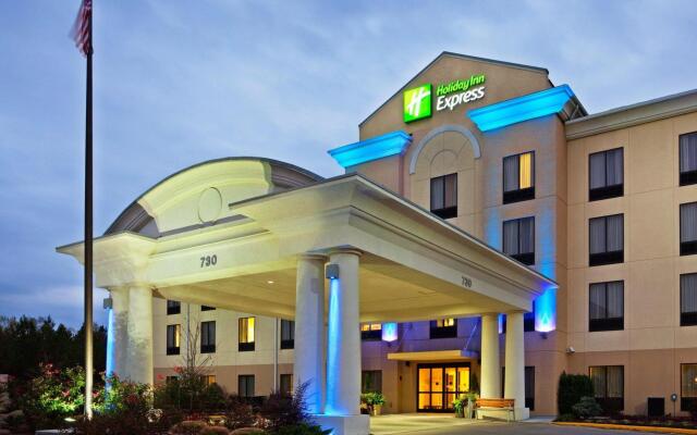 Holiday Inn Express Knoxville-Strawberry Plains, an IHG Hotel