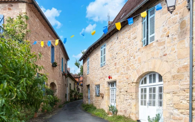 Charming Holiday Home With Private Pool