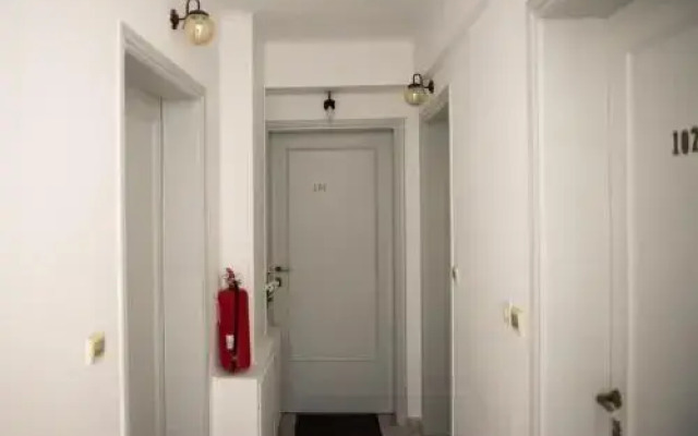 Emilia Hotel Apartments