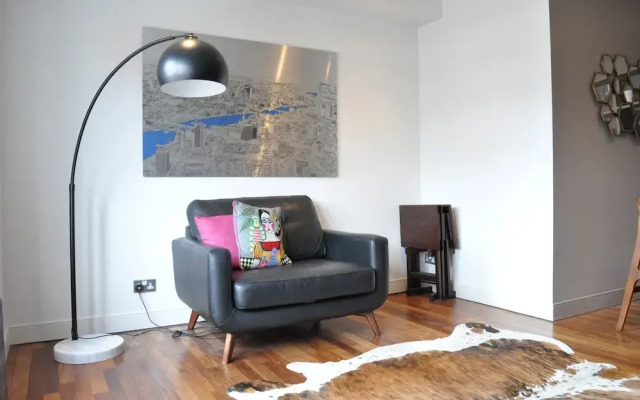 Fantastic Stylish 2 Bed Next to Borough Station