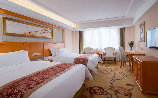 Vienna Hotel Zhongshan Bus Station