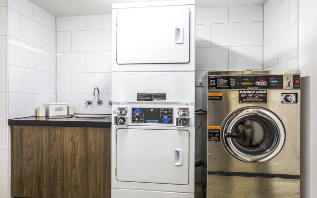 Hotel Indigo Melbourne on Flinders by IHG