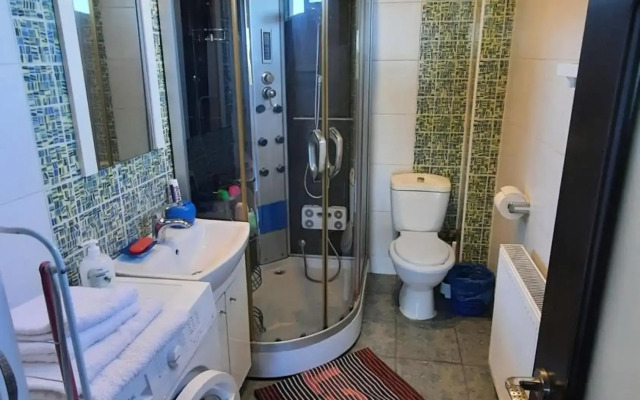 Spacious, modern condo in new villa - sleeps 6