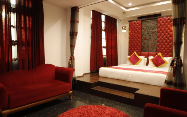 Hotel Saffron Leaf
