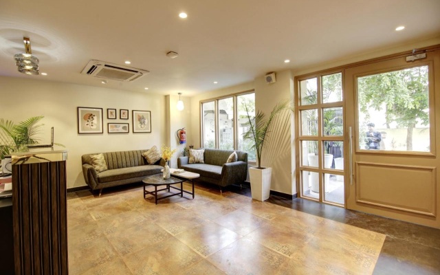 Saltstayz Select - Golf Course Road & Sector 27