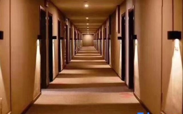 X Hotel