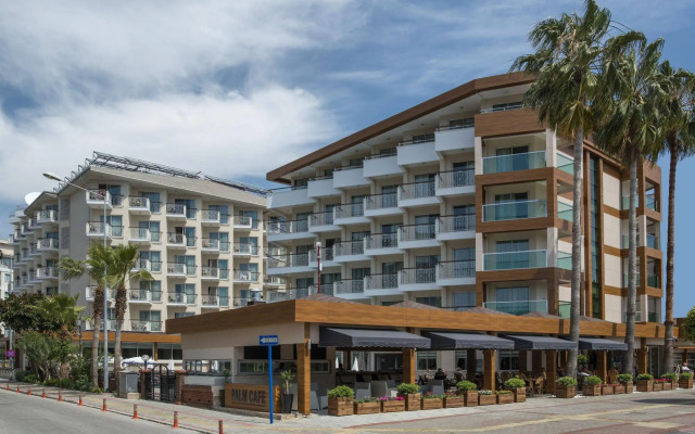 Riviera Hotel & Spa