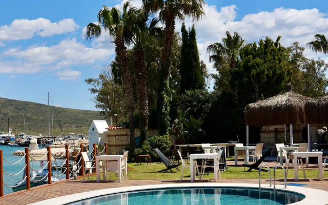 Port Alacati Hotel