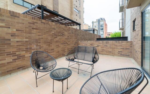 w Lovely Loft With Terrace in Santa Ana