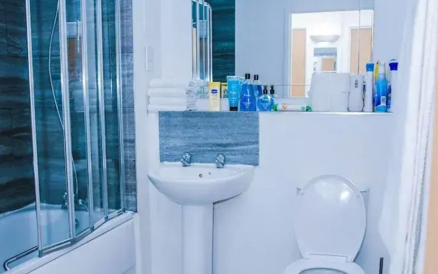 Riverside 2 Bed Apartment