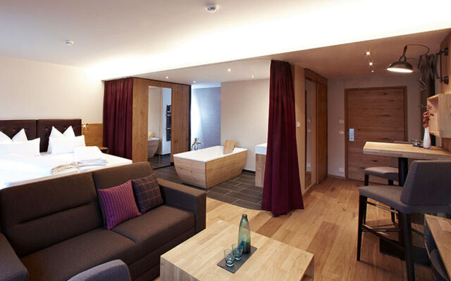 Anthony's Life & Style Hotel
