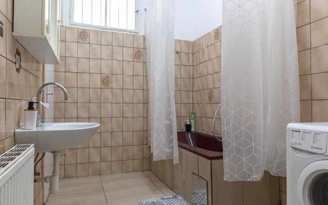 Central 3BR Shared Apartment - Bookable in Lockdown
