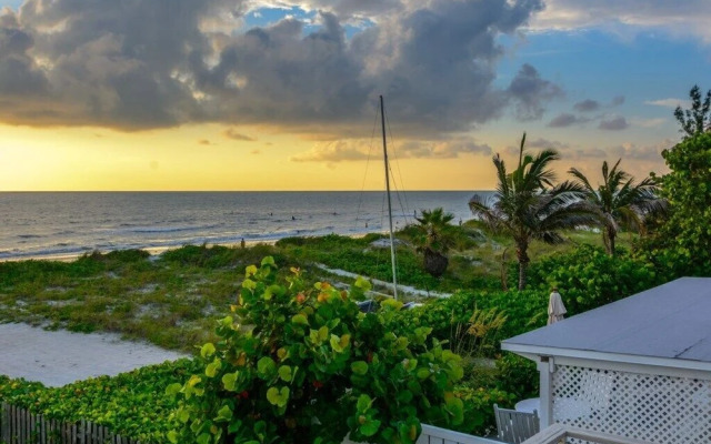 Sunshine's Hideaway by RedAwning