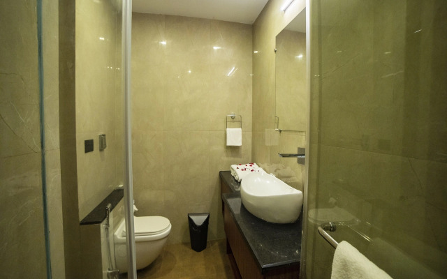 HUE GUH The Porto Candolim