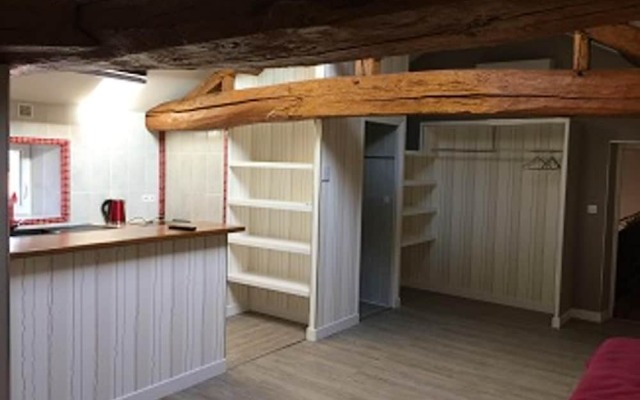 Studio in Mouterre-silly, With Pool Access, Enclosed Garden and Wifi -