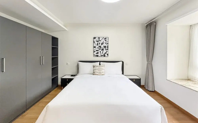 Tyms Entire bedroom Apt By Takashimaya