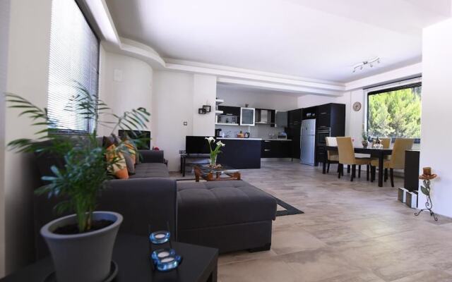 Lilies Villa