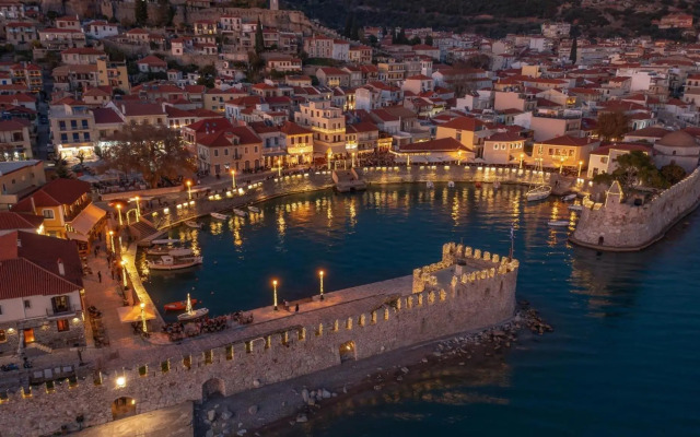 Nafpaktos Beach luxury Suites