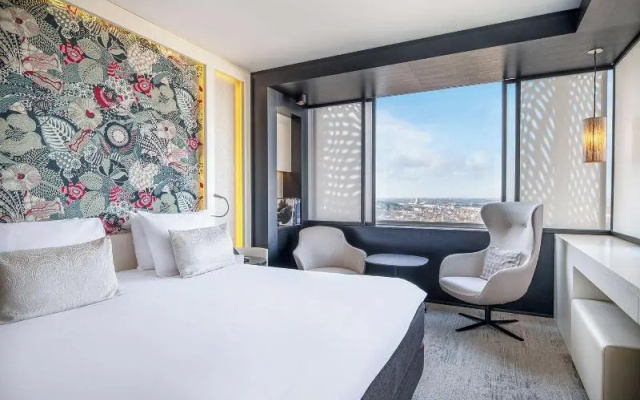 Deluxe Panorama - Lounge Access Double room (full double bed) (king size bed, lounge access)