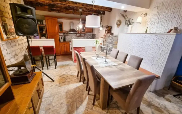Villa M