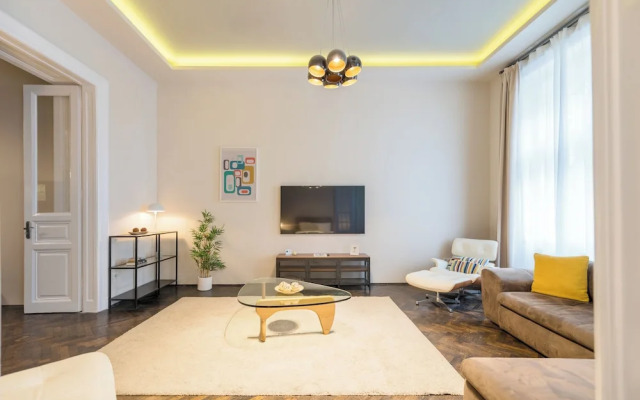 Venus Apartments - Opera III