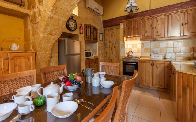 Gozitan Farmhouse With Pool - PP 4