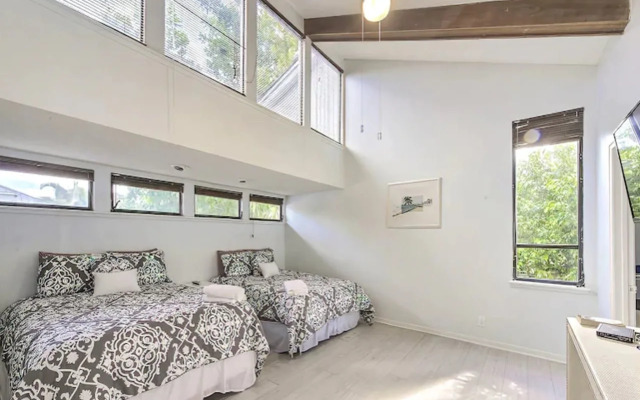 Salty Bungalow Azul
