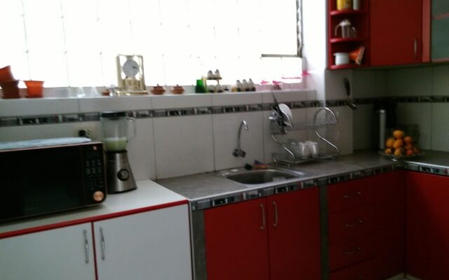 Shanell House - Hostel