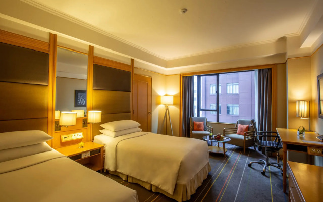 Renaissance Riverside Hotel Saigon