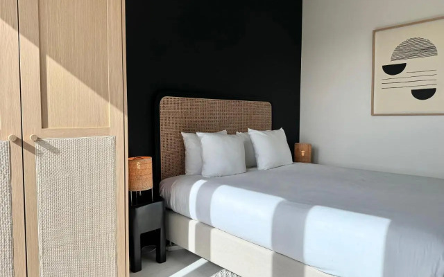 3 Room Luxury Design Apartment