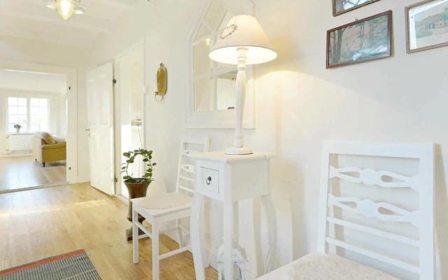 Five-Bedroom Holiday home in Hova 2