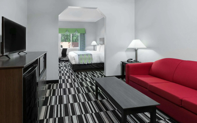 Holiday Inn Express and Suites Sulphur Springs by IHG