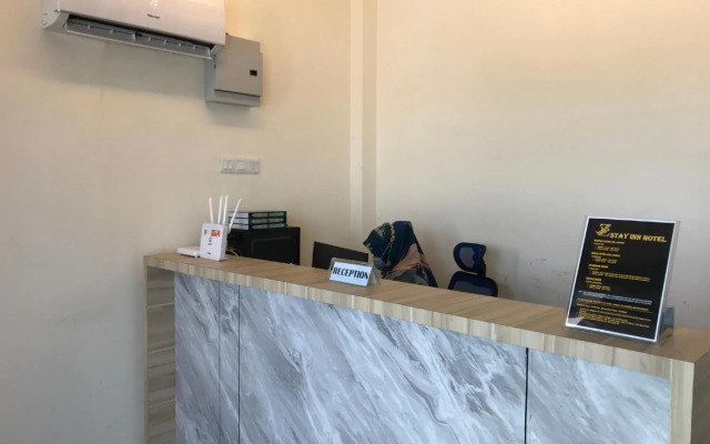 OYO 90506 Z Stay Inn Hotel