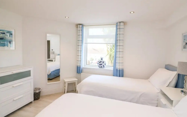 1 Camperdown Lodge