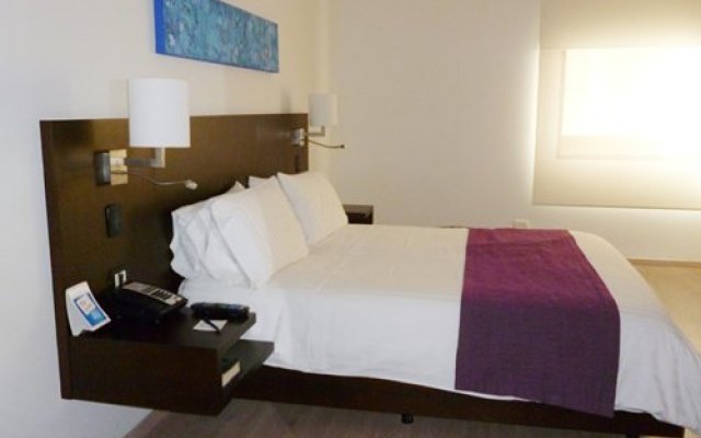 NH Collection Royal Smart Suites - 4 Nights, Barranquilla, Colombia