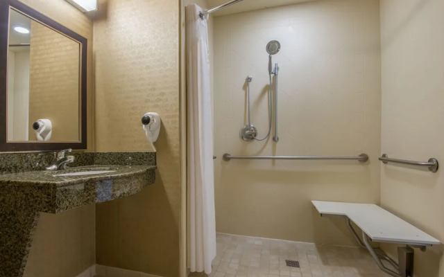Holiday Inn Express Hotel & Suites Clovis