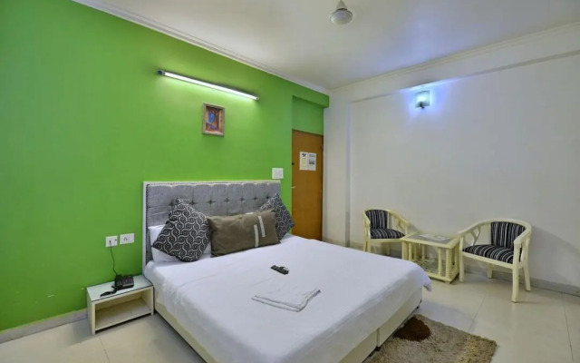 OYO 695 Hotel Silver Leaf
