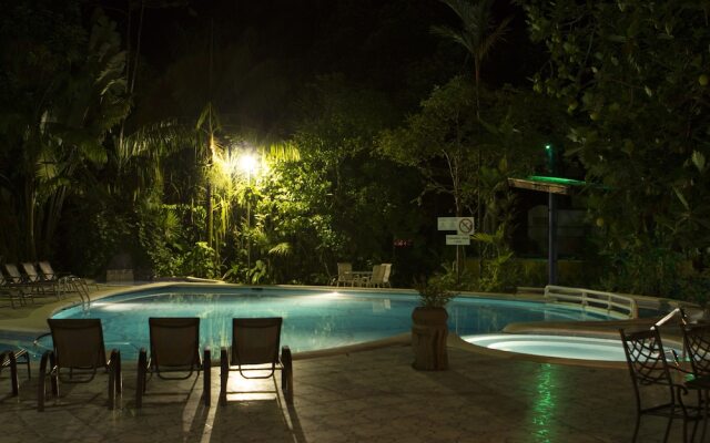 Aninga Lodge