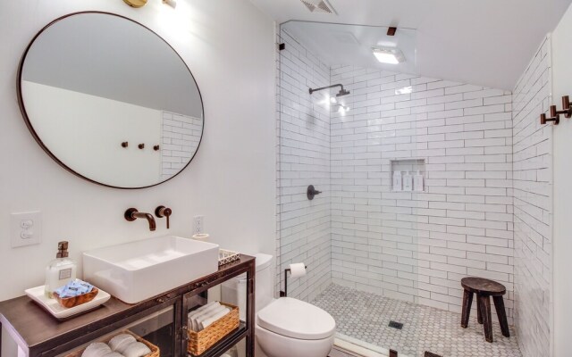 Savannah Vacation Rental ~ 7 Mi to Downtown!