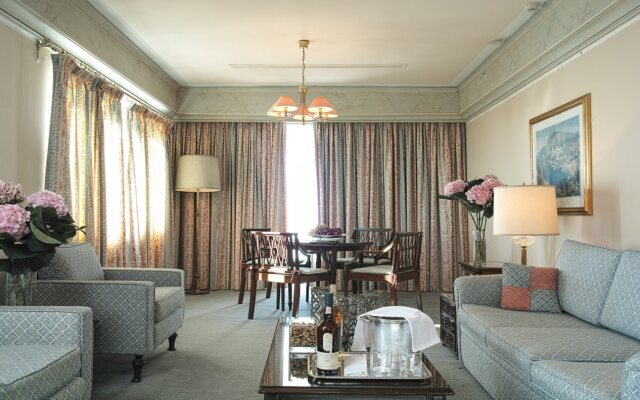Al Bustan Hotel