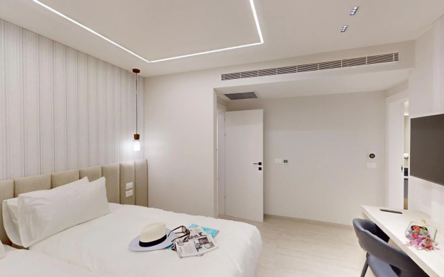 *King David Residences*2 Bd*Pool/Gym/Parking*