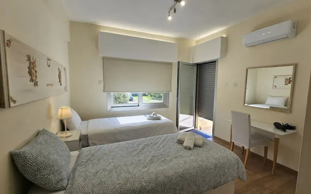 126 Nic- Stay Homiesuite Apartment