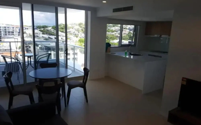 Newstead 1 Bedroom Apartment With City View