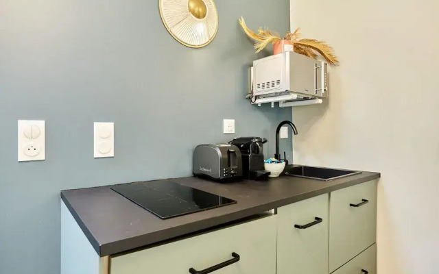 Charming Studio Center of Paris With AC