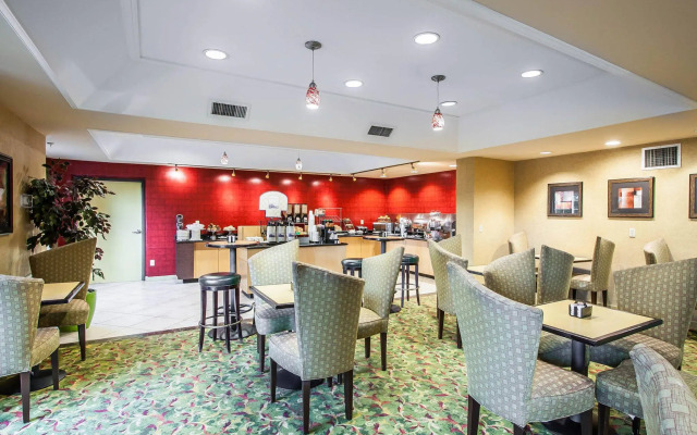 Clarion Hotel Portland Airport