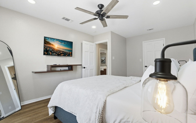 Rivers Oaks-the Ranch House Pool & Hot-tub!