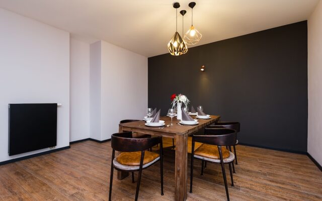 EMPIRENT Mucha Apartments