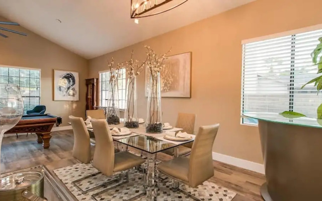 Amazing Remodeled Scottsdale 5 Bdrm W/pool!