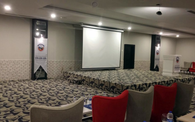 Port River Hotel & Spa