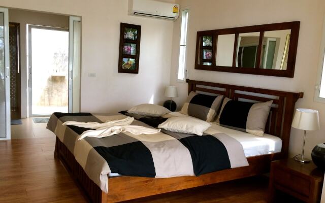 Koh Mak Ao Kao White Sand Beach